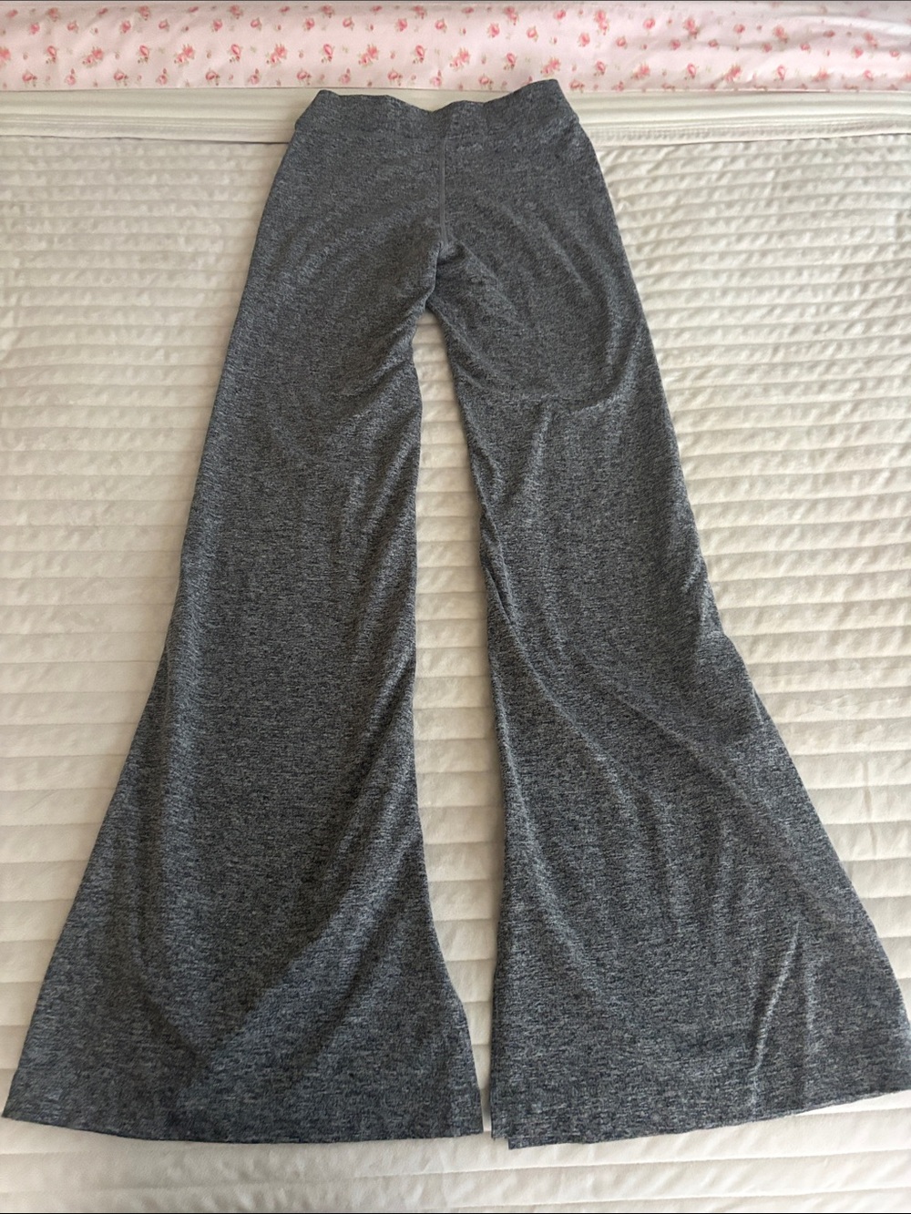 Vuori Flared Leggings - Picture 4 of 5